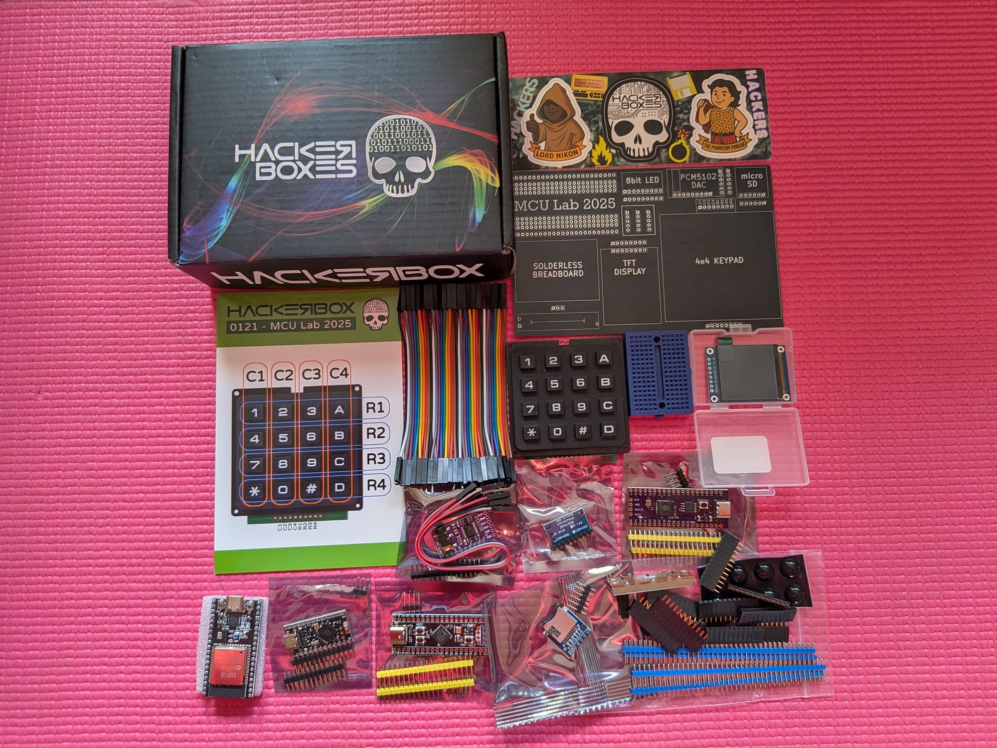 Hackerbox_0132_knolling.jpg