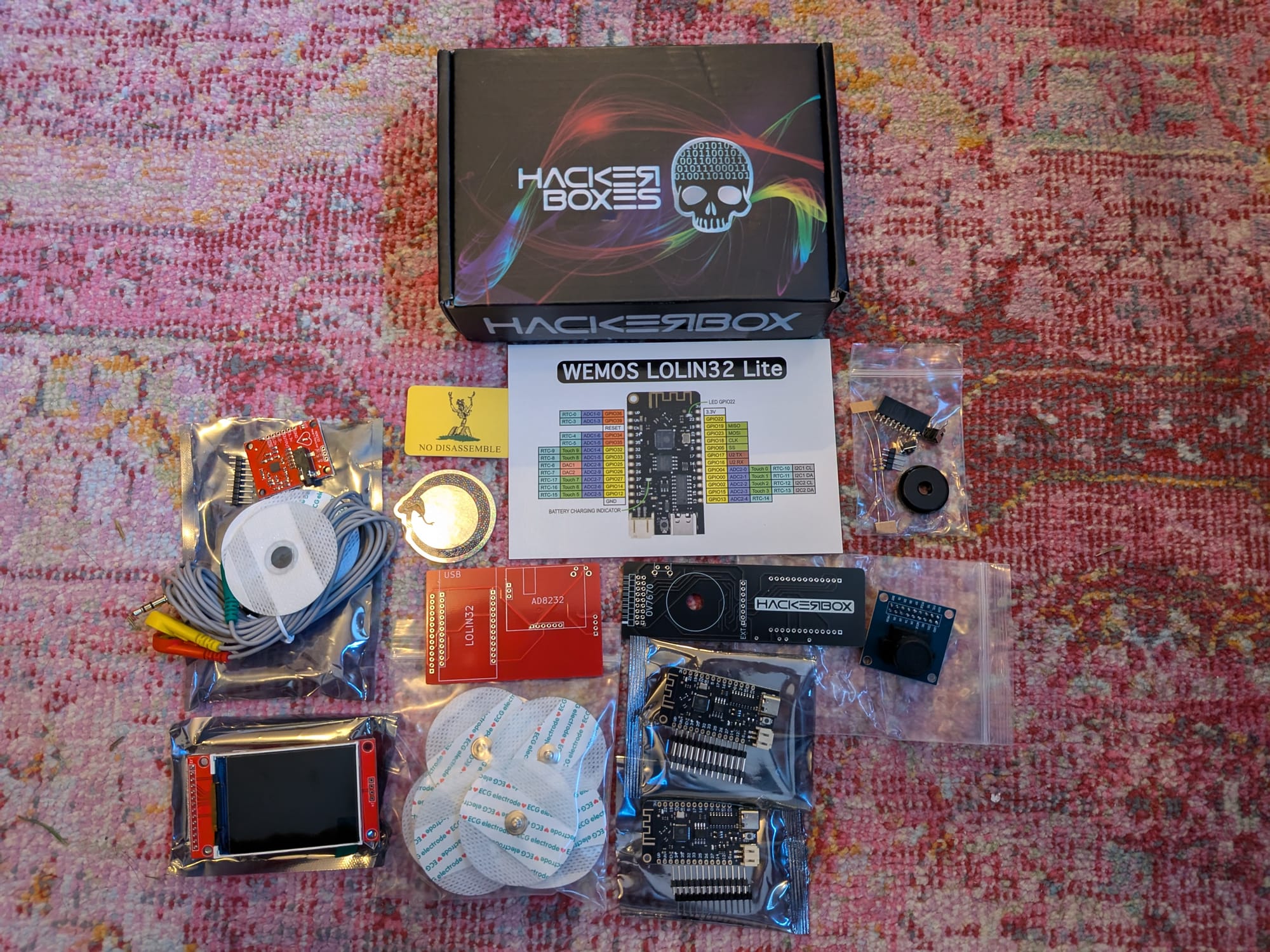 hackerbox_0122_knolling.jpg